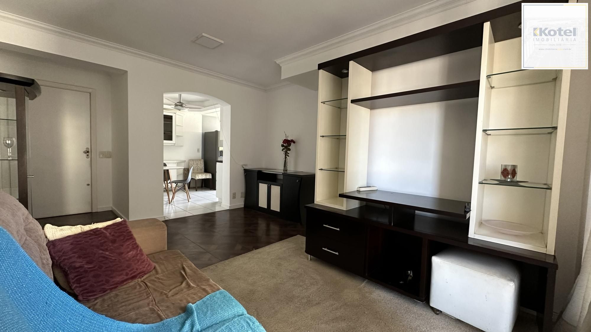 Apartamento com 02 dormitórios e vaga de garagem escriturada