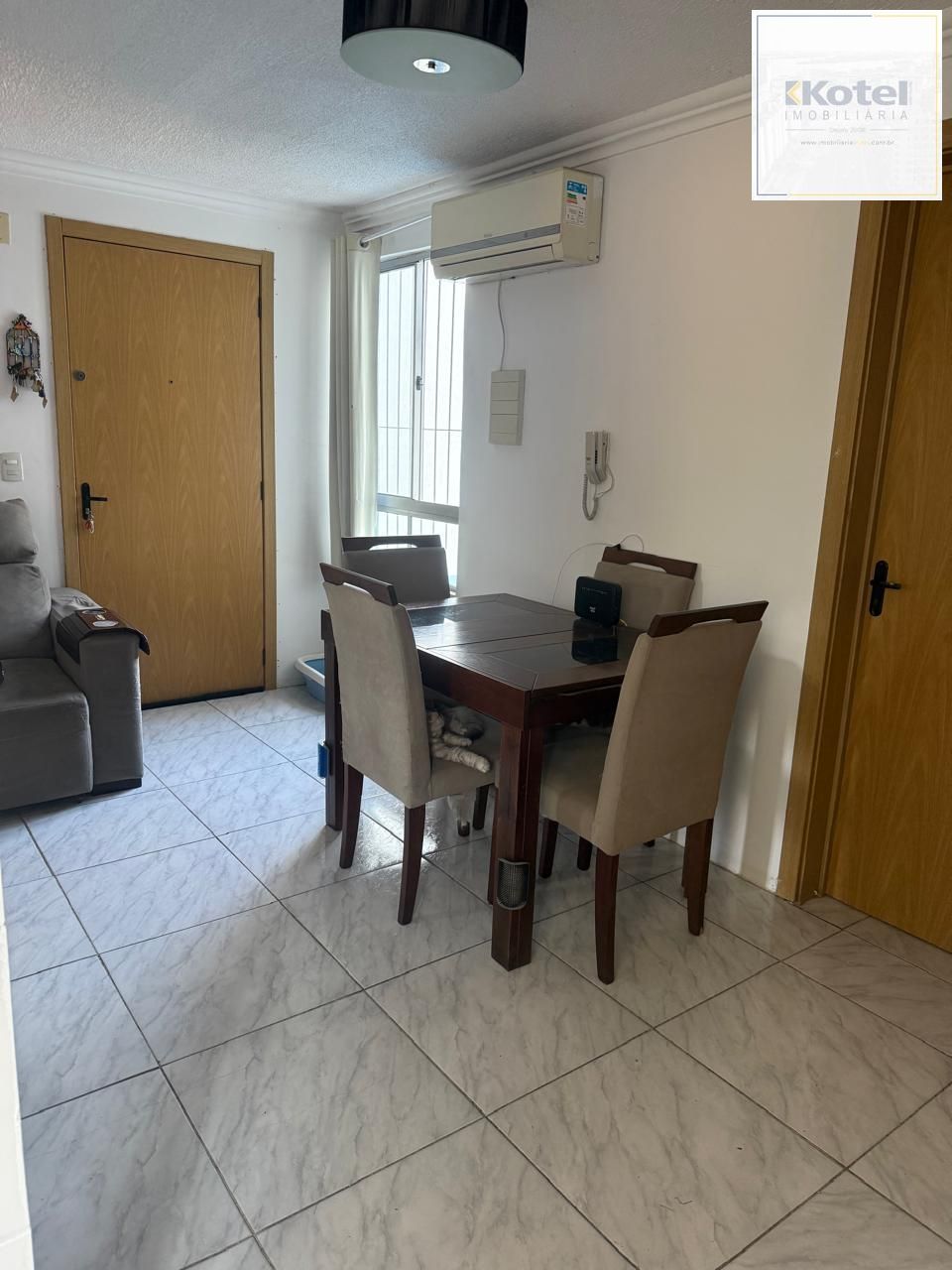 Apartamento 02 dormitórios com vaga rotativa.