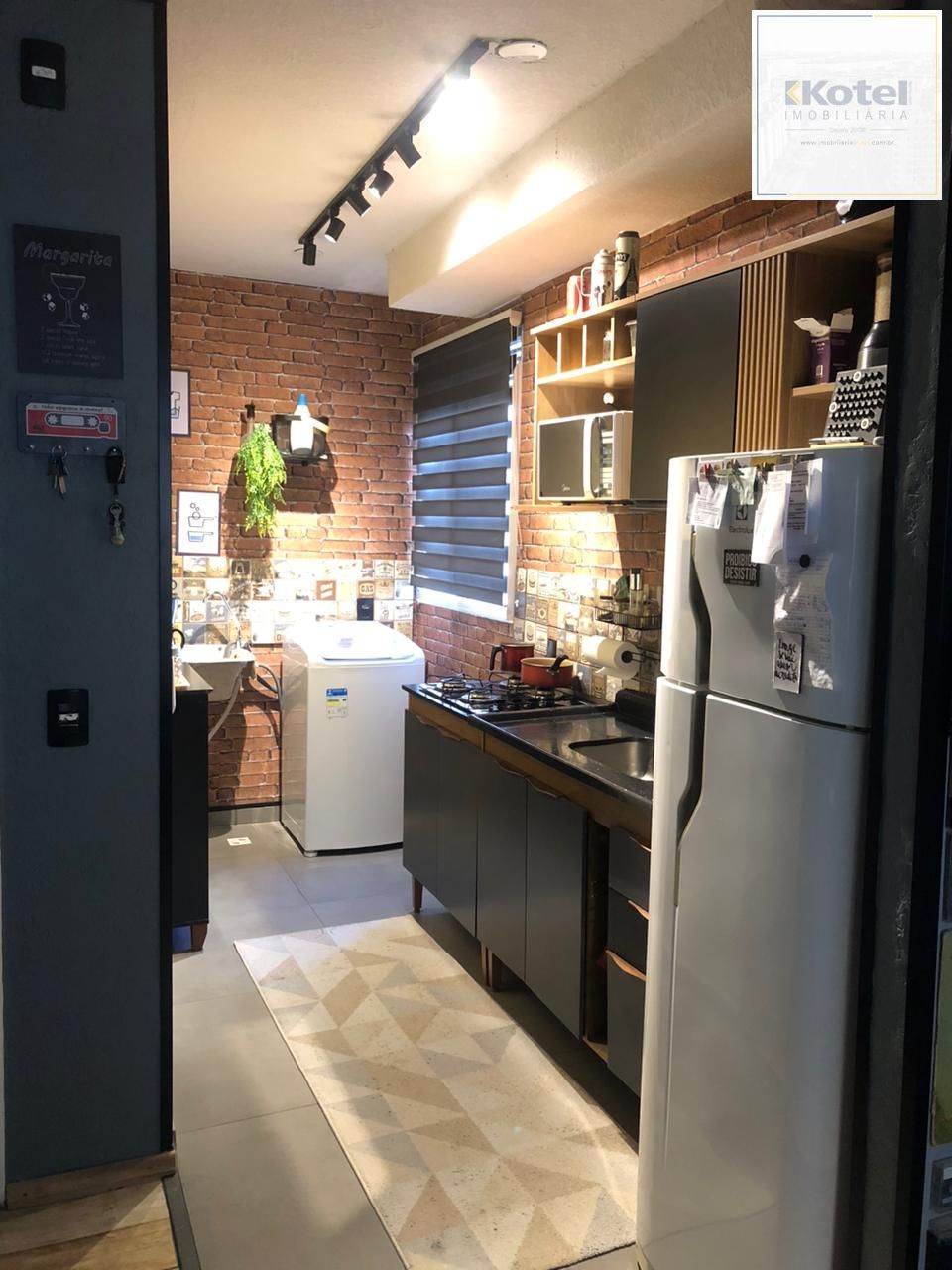 Apartamento térreo com 01 dormitórios e com 02 vagas por proprietário