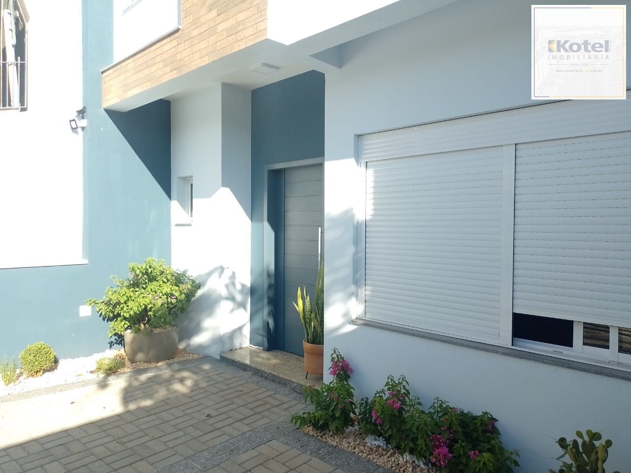 Belíssima casa de 4 dormitórios com 01 suíte  com 2 vagas na  Chácara das Pedras — foto 3