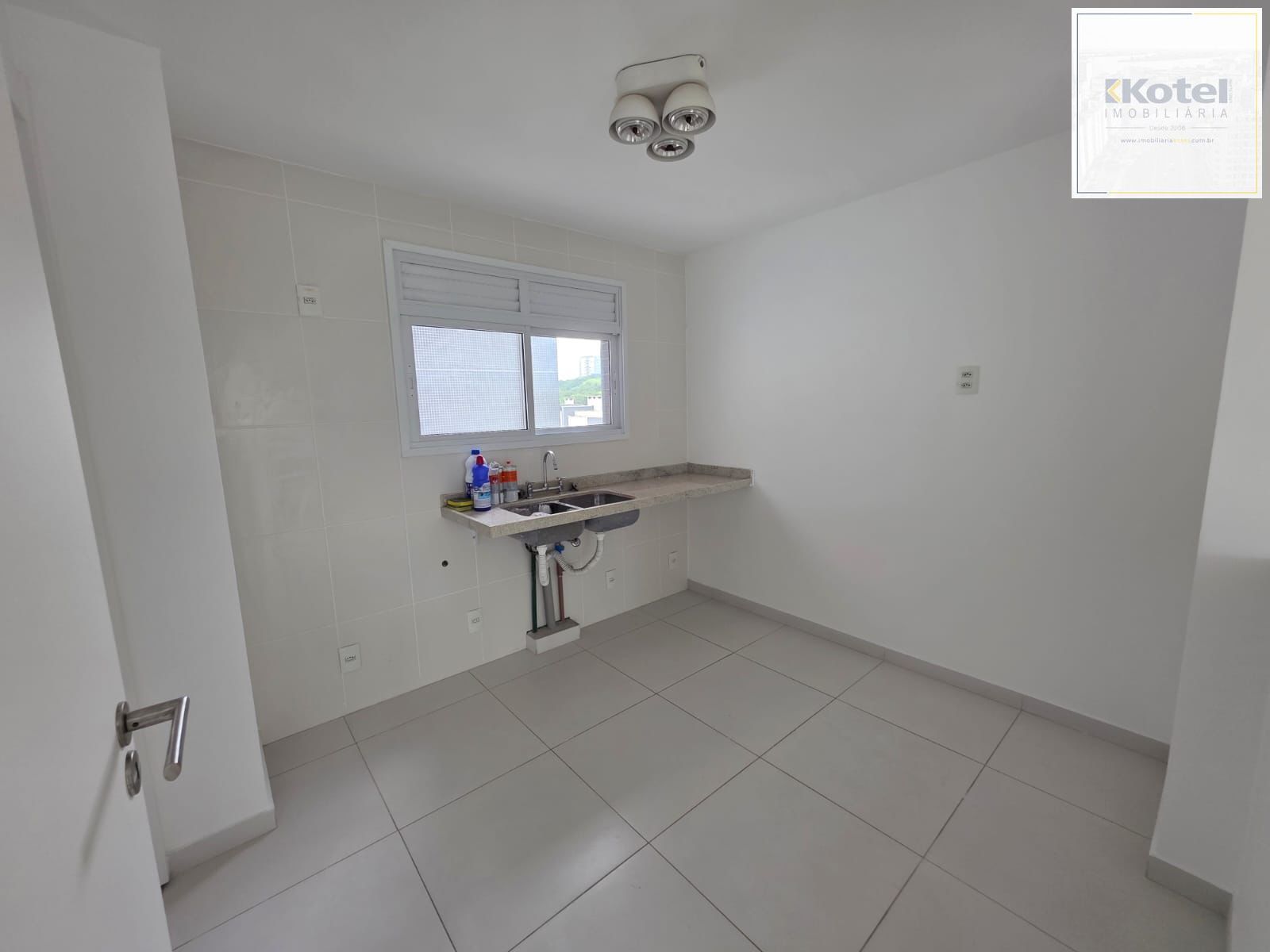 Apartamento novo com 03 dormitórios , 02 vagas de garagem dupla escriturada  com 01 suíte — foto 4