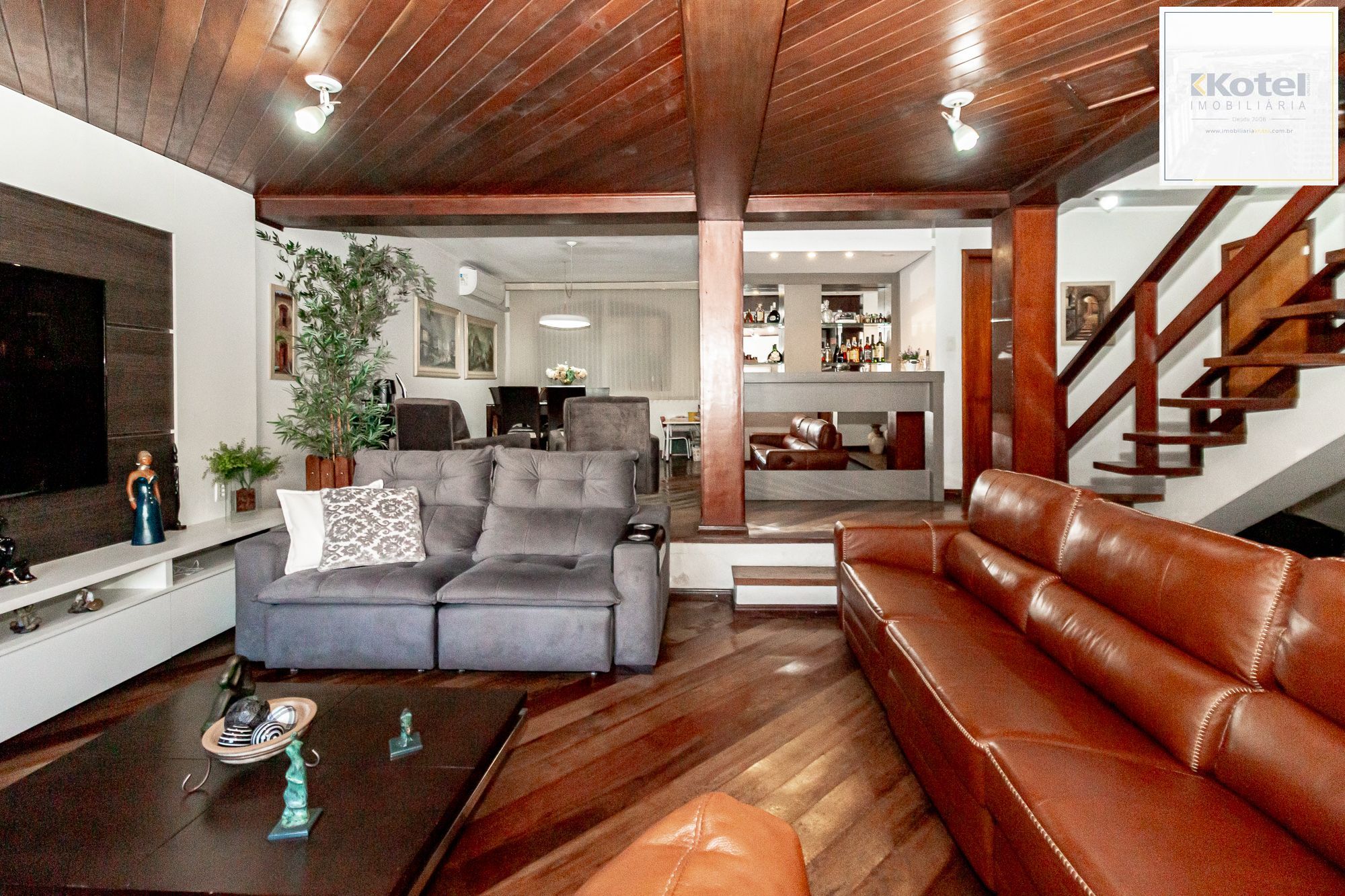 Casa 4 quartos à venda, 360m², Jardim Itu - Porto Alegre