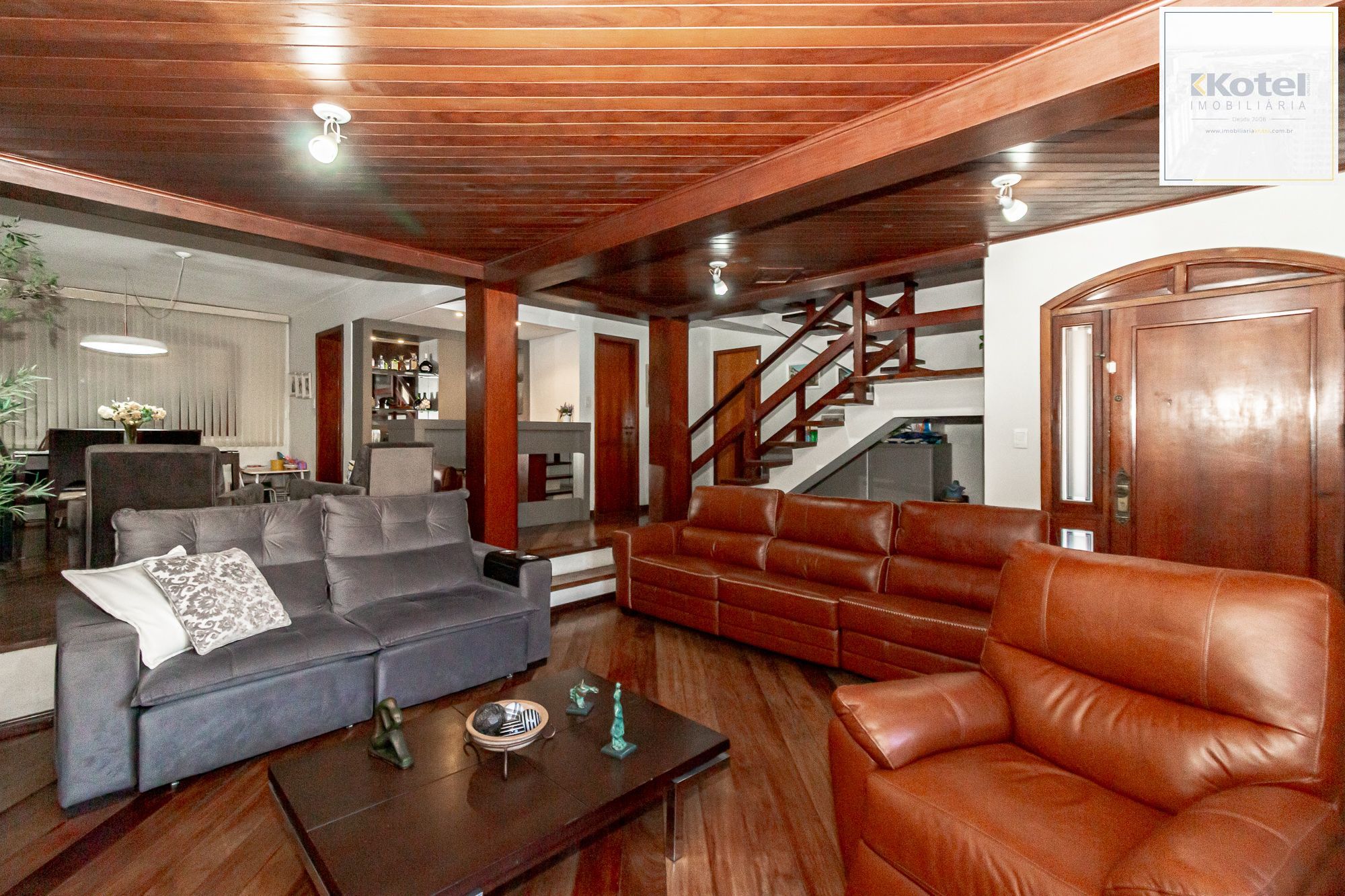 Casa 4 quartos à venda, 360m², Jardim Itu - Porto Alegre