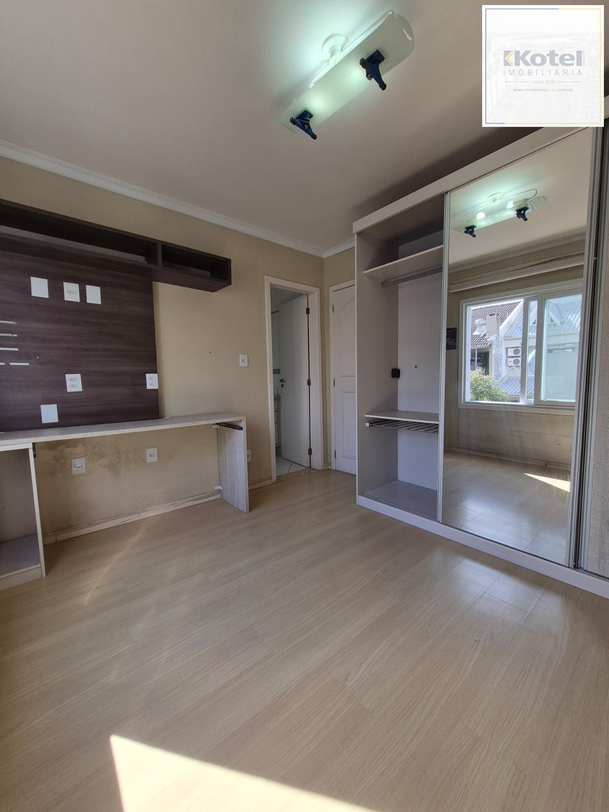 CASA EM CONDOMINIO FECHADO