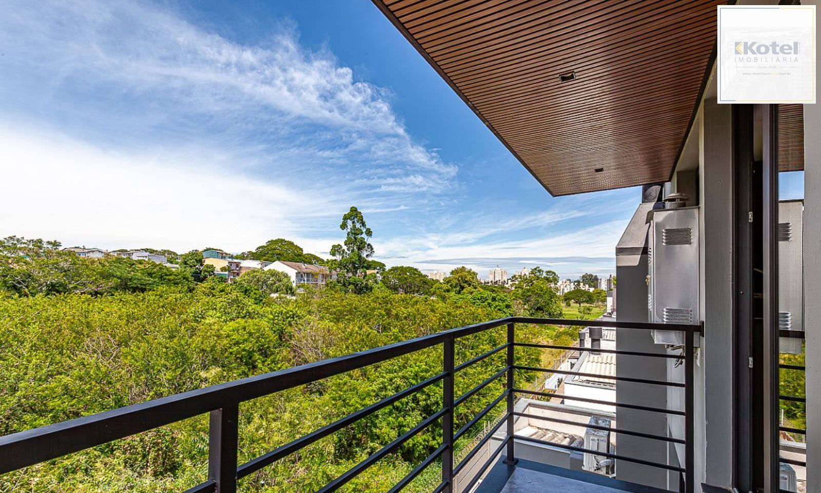 CASA 4 DORMITÓRIOS E TERRAÇO RESERVA ECOVILLE