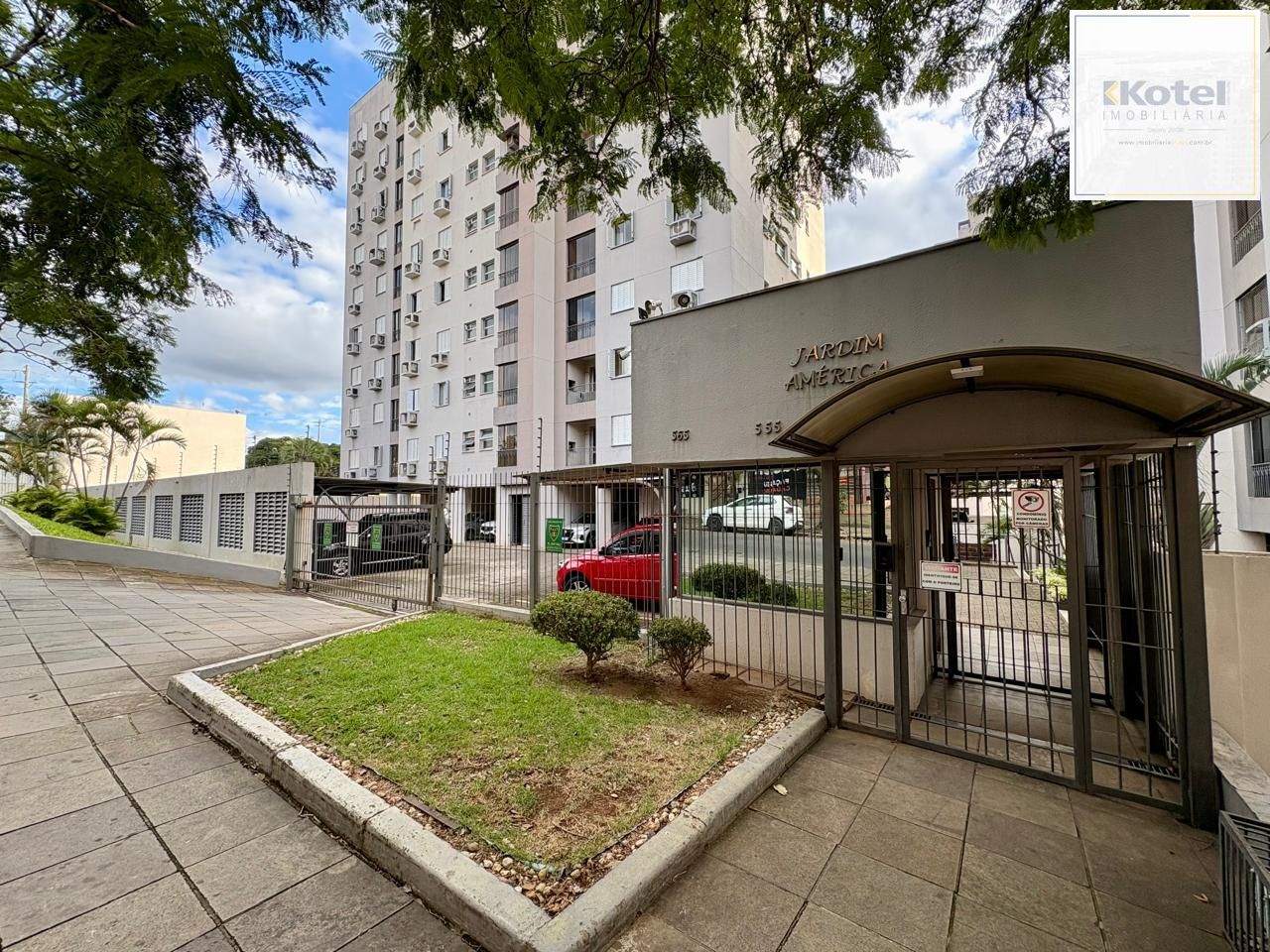 Apartamento 2 dormitórios com sacada e churrasqueira e vaga de garagem coberta — foto 3