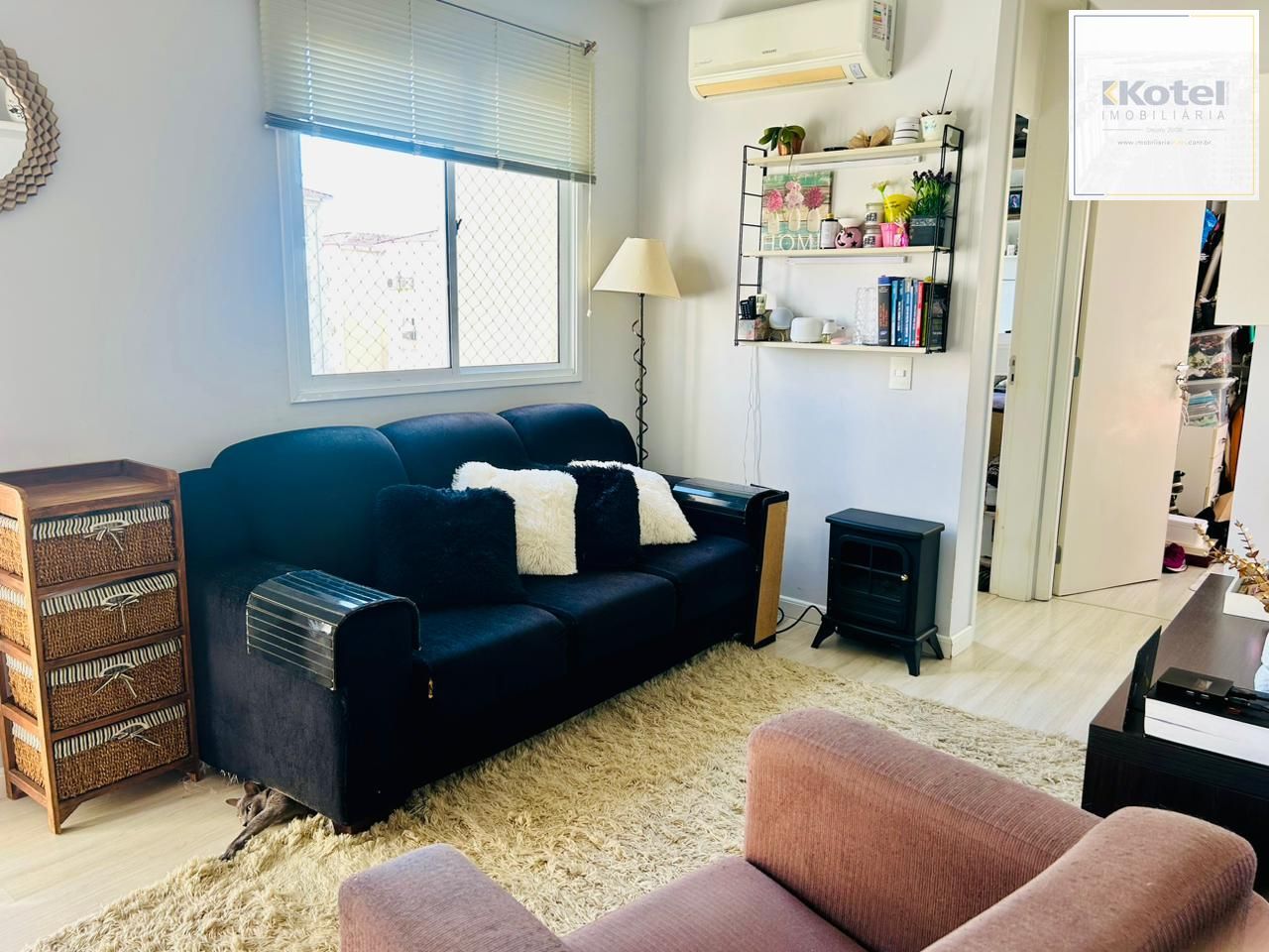 Apartamento semi mobiliado 2 dormitórios com sacada e vaga de garagem em condomínio com infra completa