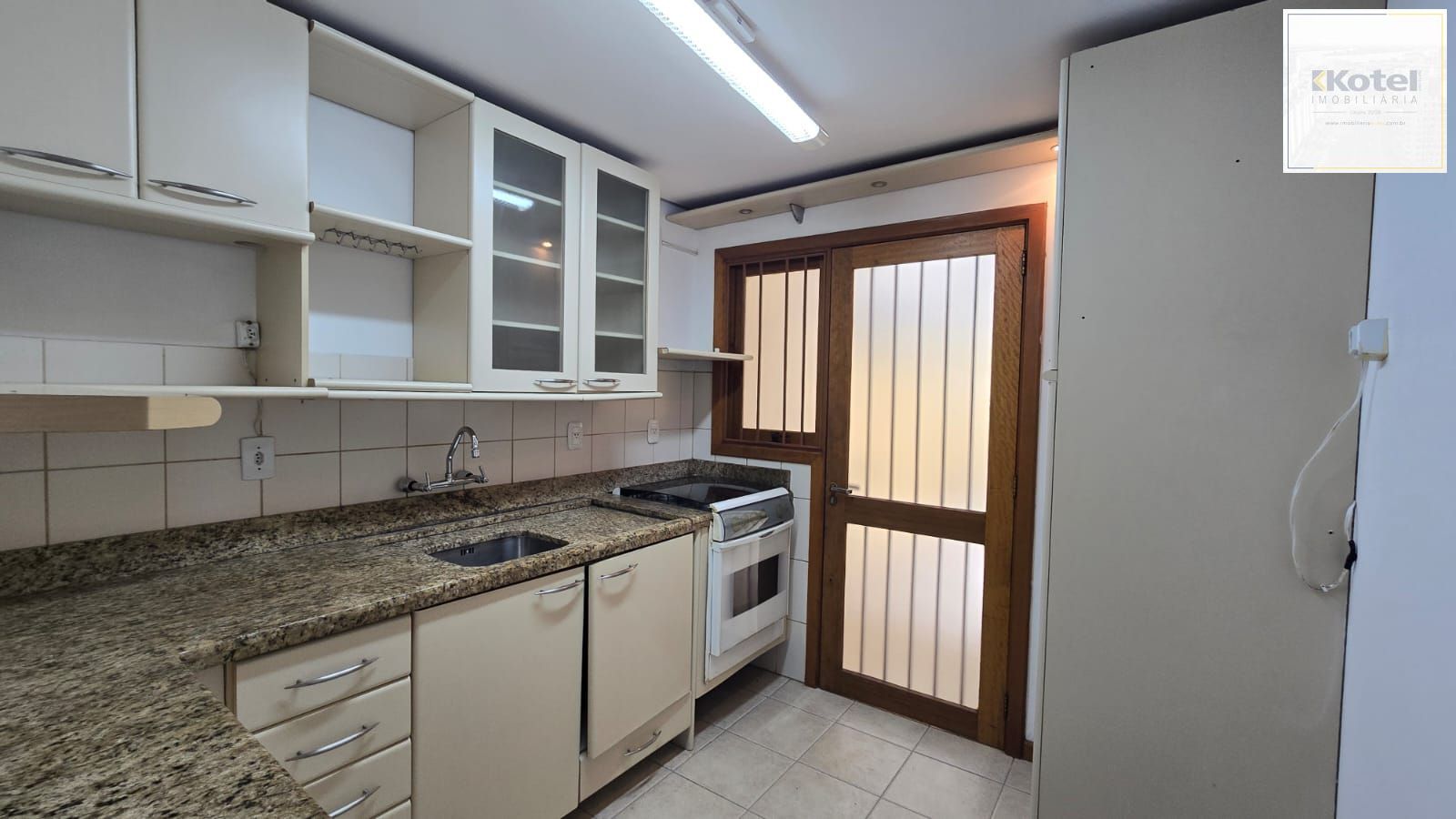 Casa em condomínio fechado com 3 dormitórios-1 suíte no Bairro Guarujá — foto 5