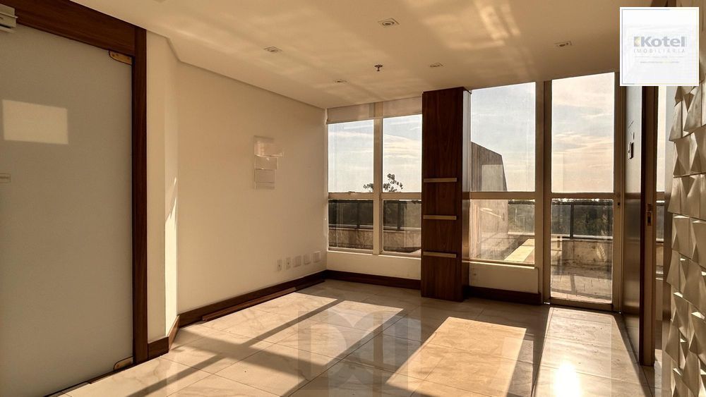 Consultório com 80,42m² de área privativa, no Centro Clinico Mãe de Deus.