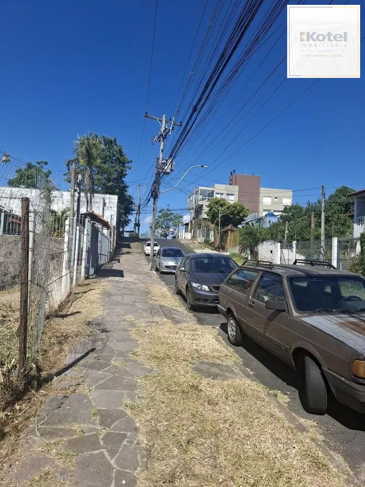 Ótimo terreno na Tristeza, com projeto aprovado para 3 casas em condomínio.