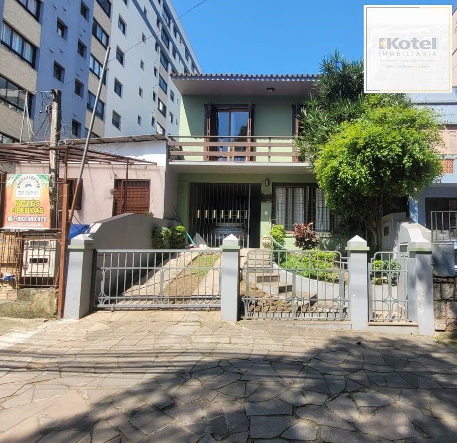 Casa com 3 dormitórios e 1 vaga de garagem, em terreno com 435,60m² (6,60m de frente por 66,00m de extensão). — foto 2
