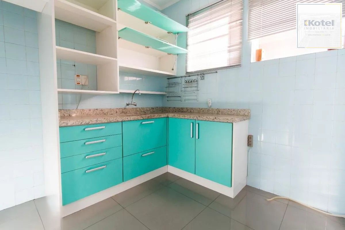 Ótimo apartamento no Menino Deus com 76,48m2 de área privativa, 3 dormitórios e 2 banheiros. — foto 3