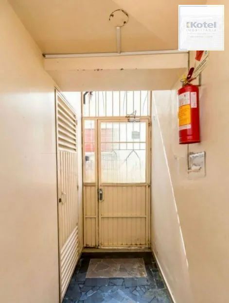 Ótimo apartamento térreo 2 dormitórios, com estacionamento, no coração do Bairro Menino Deus.