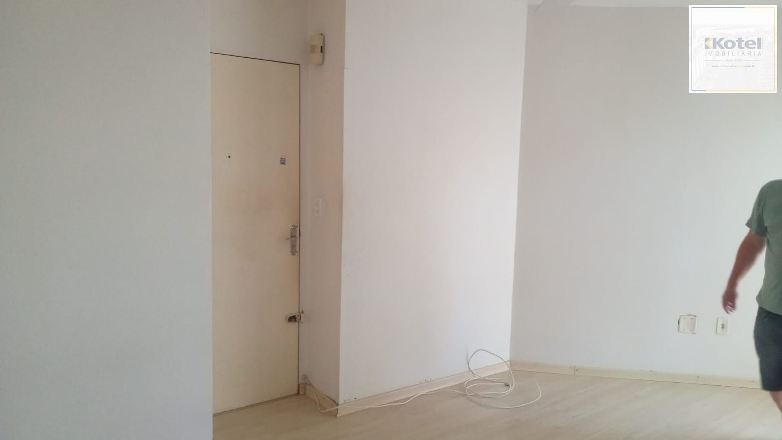Apartamento no Bairro Cristal com 2 dormitórios. — foto 3