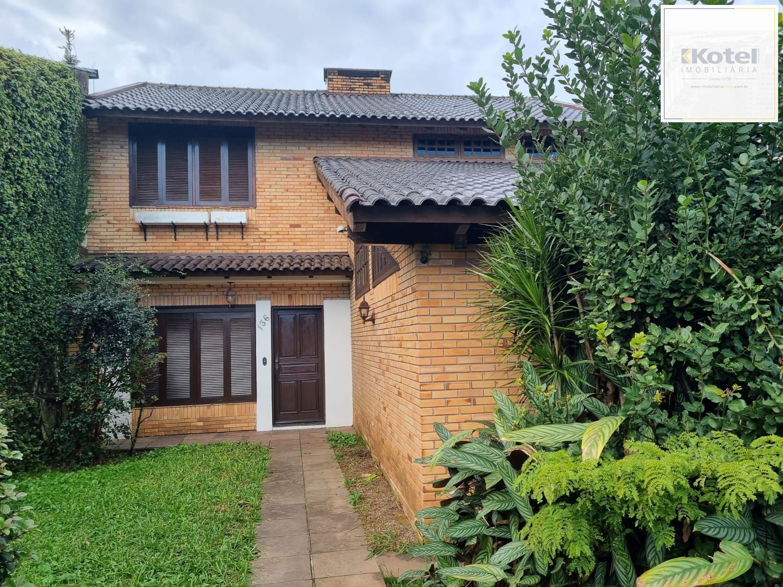 Residência no bairro Camaquã, com 3 dormitório(s), e 3 banheiros, — foto 3