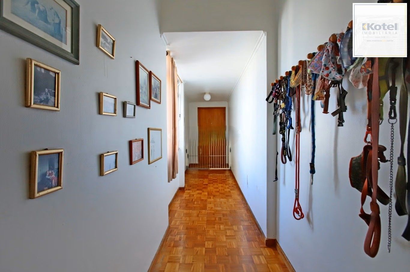Amplo apartamento de 130m² privativos no Centro Histórico de Porto Alegre.