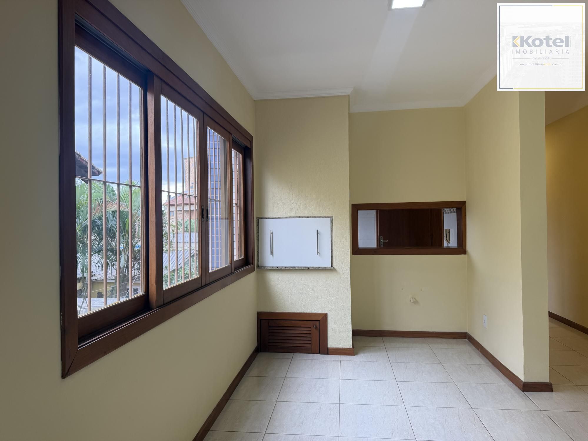 Apartamento Garden com 2 dormitórios, sendo 1 suíte, churrasqueira e lareira,  2 vagas de garagem cobertas.