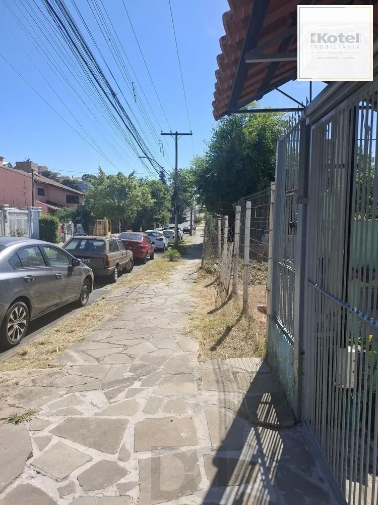 Ótimo terreno na Tristeza, com projeto aprovado para 3 casas em condomínio.