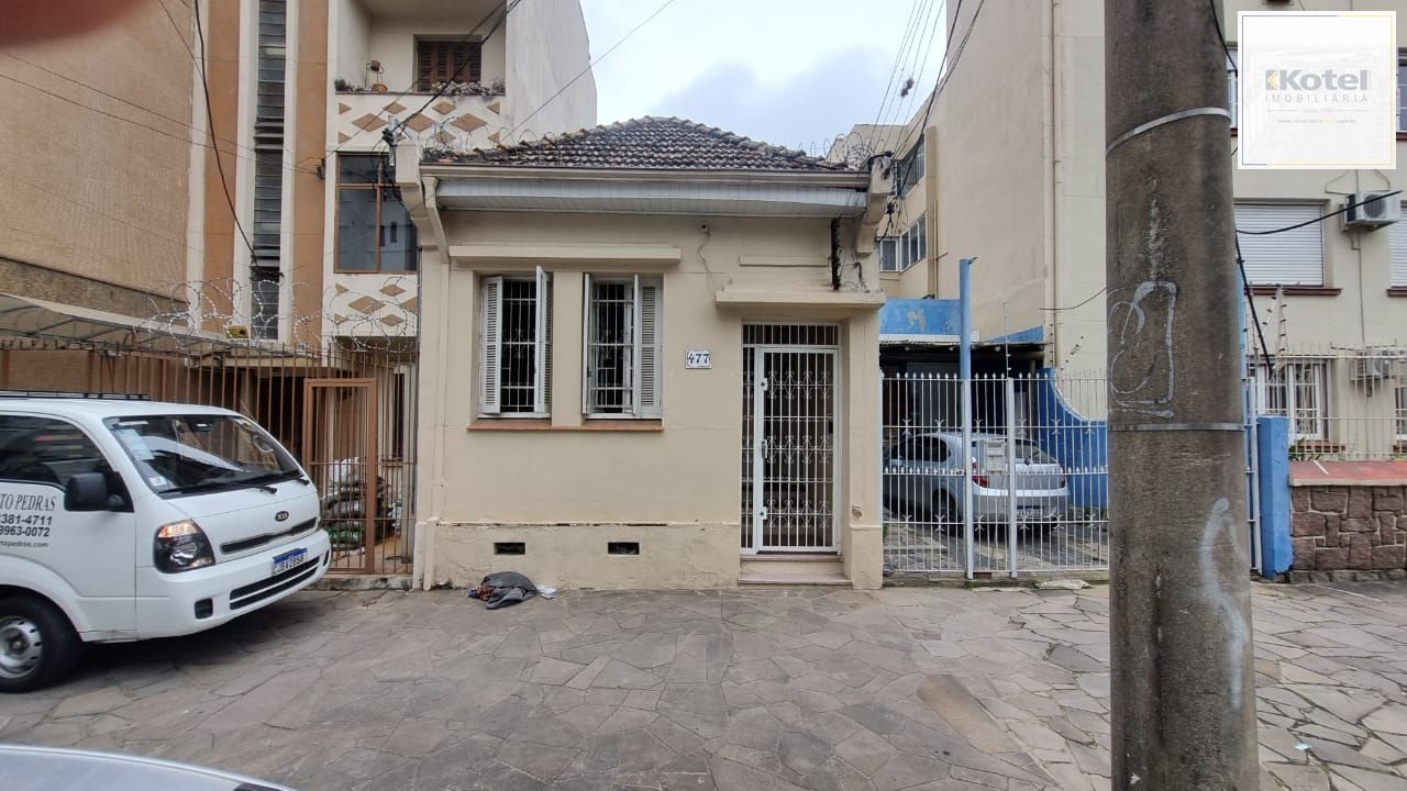 ótima casa transformada em comercial, com 3 salas, banho social, cozinha, pátio, em localização privilegiada no bairro.