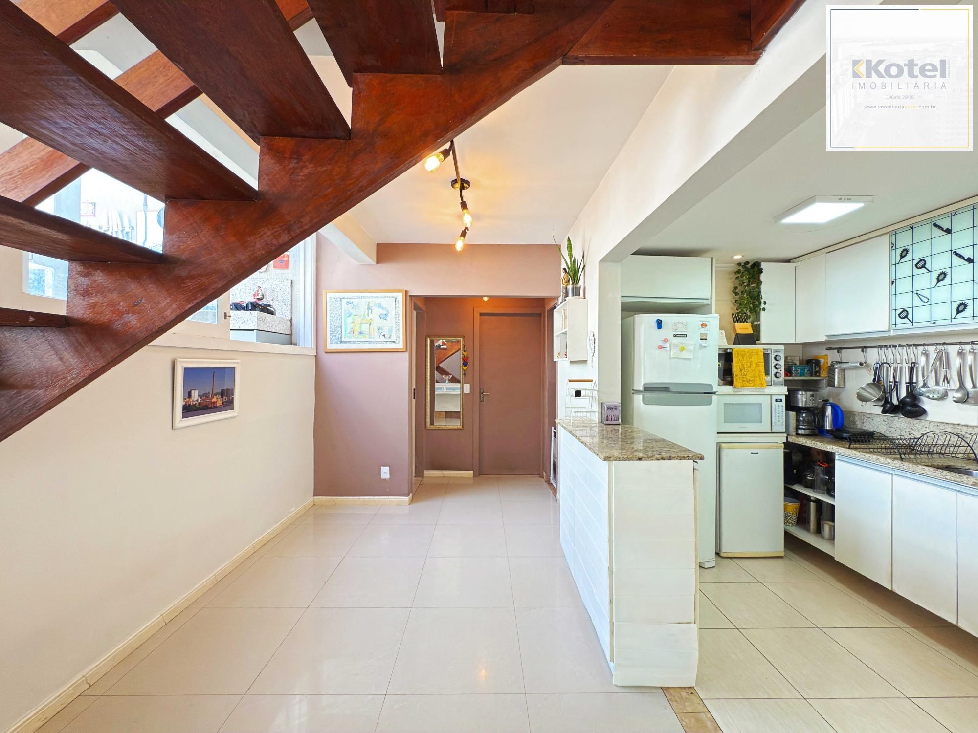 Triplex 4 quartos à venda, 126m², Pedra Redonda - Porto Alegre