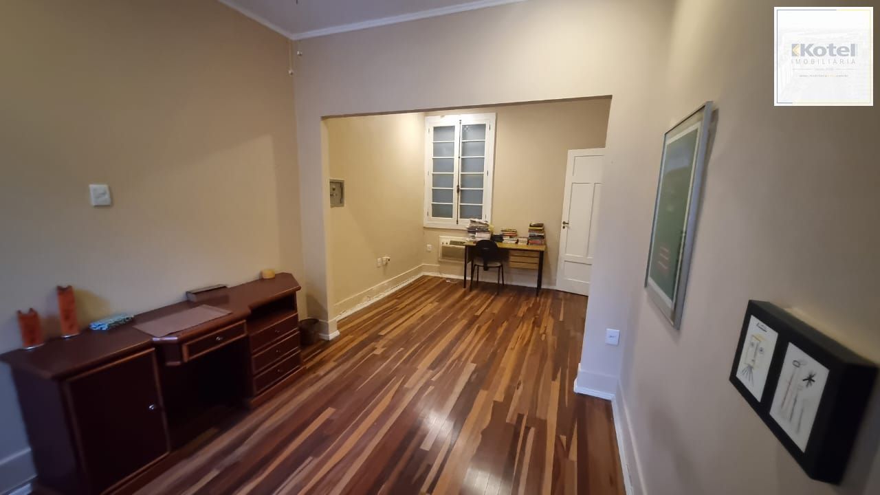 ótima casa transformada em comercial, com 3 salas, banho social, cozinha, pátio, em localização privilegiada no bairro.