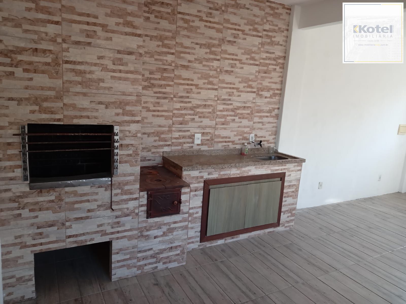 Casa com 1 Dormitório no Bairro Ponta Grossa.