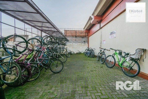 Excelente apartamento de 2 dormitórios no bairro Camaquã em Porto alegre  " — foto 3