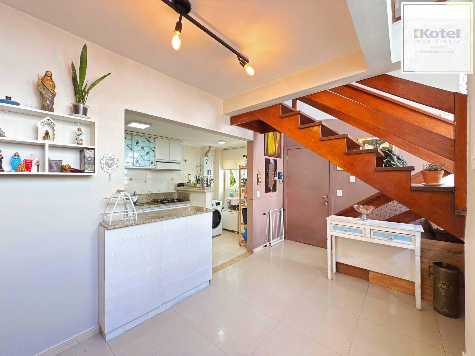 Triplex 4 quartos à venda, 126m², Pedra Redonda - Porto Alegre