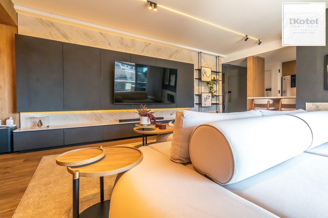 Apartamento NOVO, 100% mobiliado, com 149,84m² de área privativa, 3 suítes e 2 vagas de garagem. — foto 3
