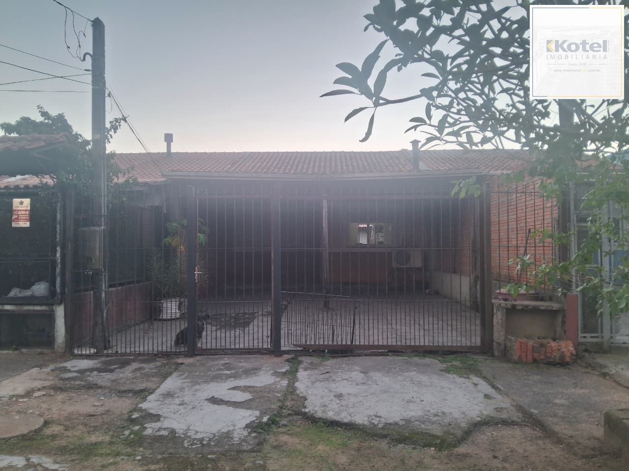 Casa com 2 dormitórios com pátio e edícula. — foto 2