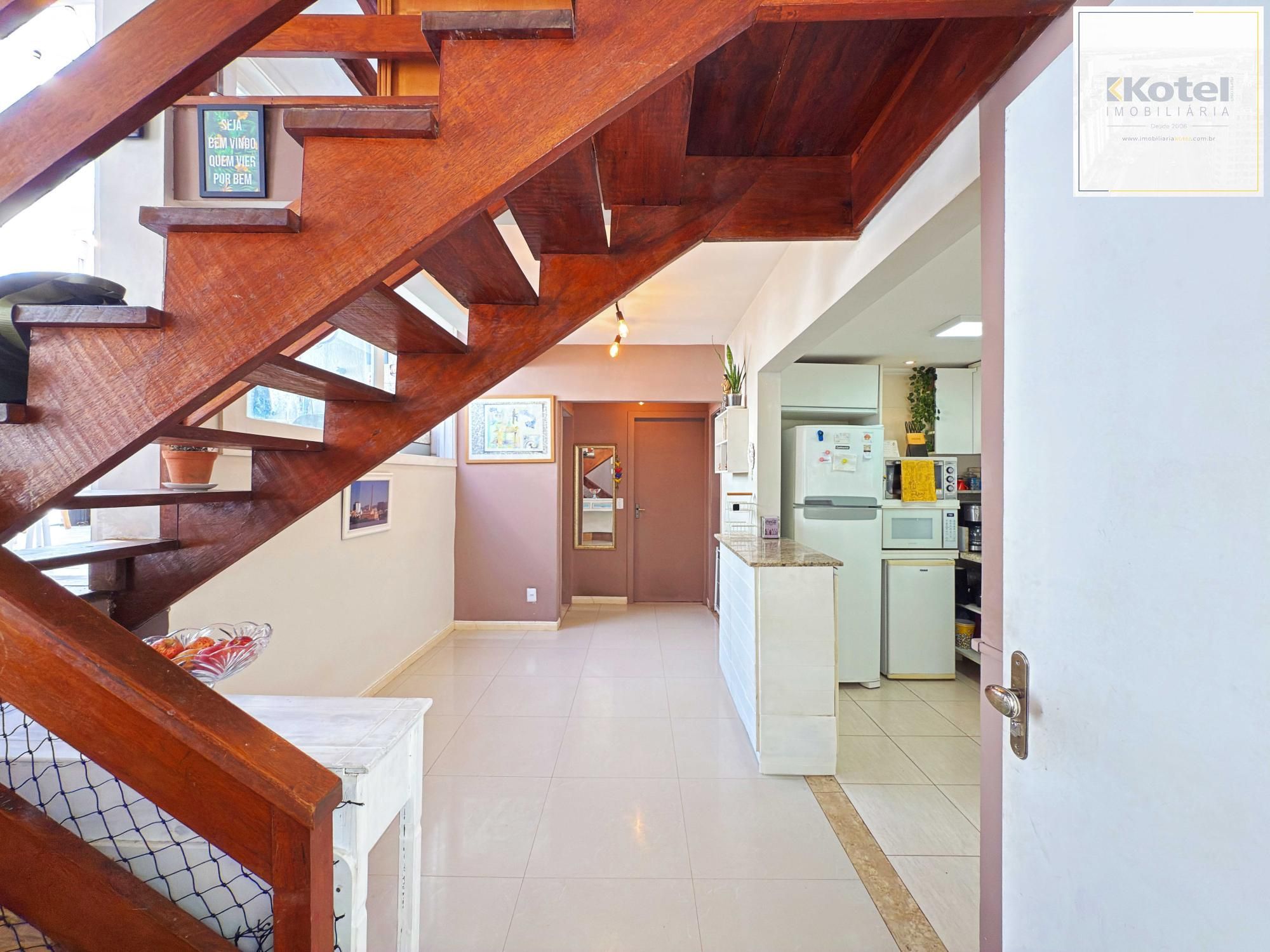 Triplex 4 quartos à venda, 126m², Pedra Redonda - Porto Alegre