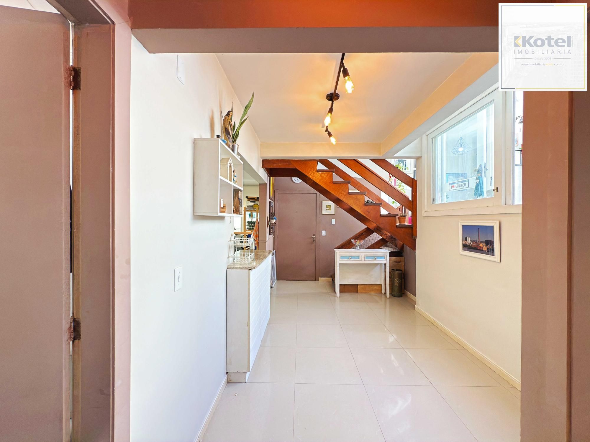 Triplex 4 quartos à venda, 126m², Pedra Redonda - Porto Alegre