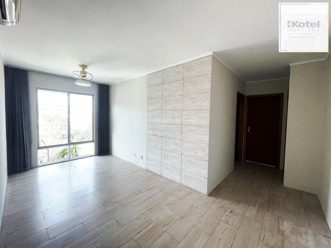 Ótimo apartamento com 2 dormitórias no bairro Menino Deus.
