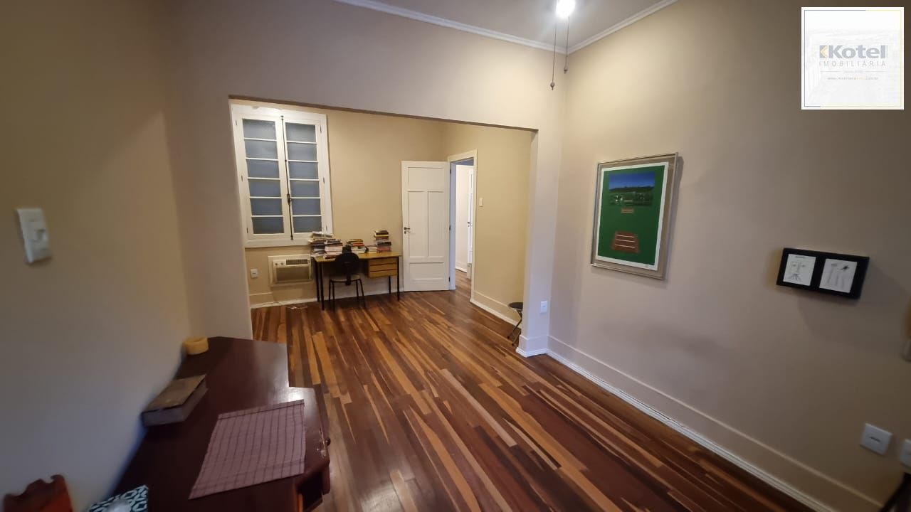 ótima casa transformada em comercial, com 3 salas, banho social, cozinha, pátio, em localização privilegiada no bairro.