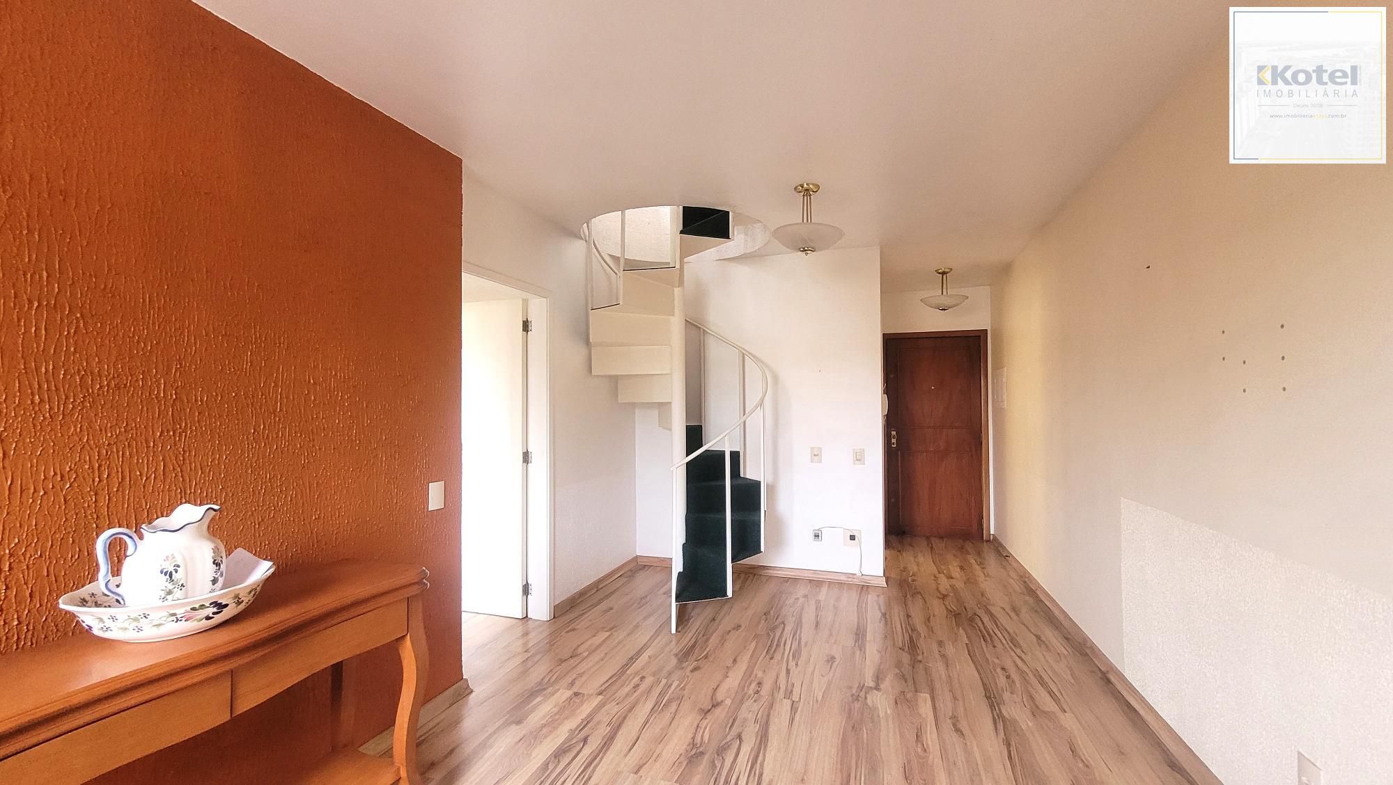 Excelente cobertura com 154m² de área privativa, 2 dormitórios e 1 vaga de garagem, localizada no bairro Menino Deus. — foto 2