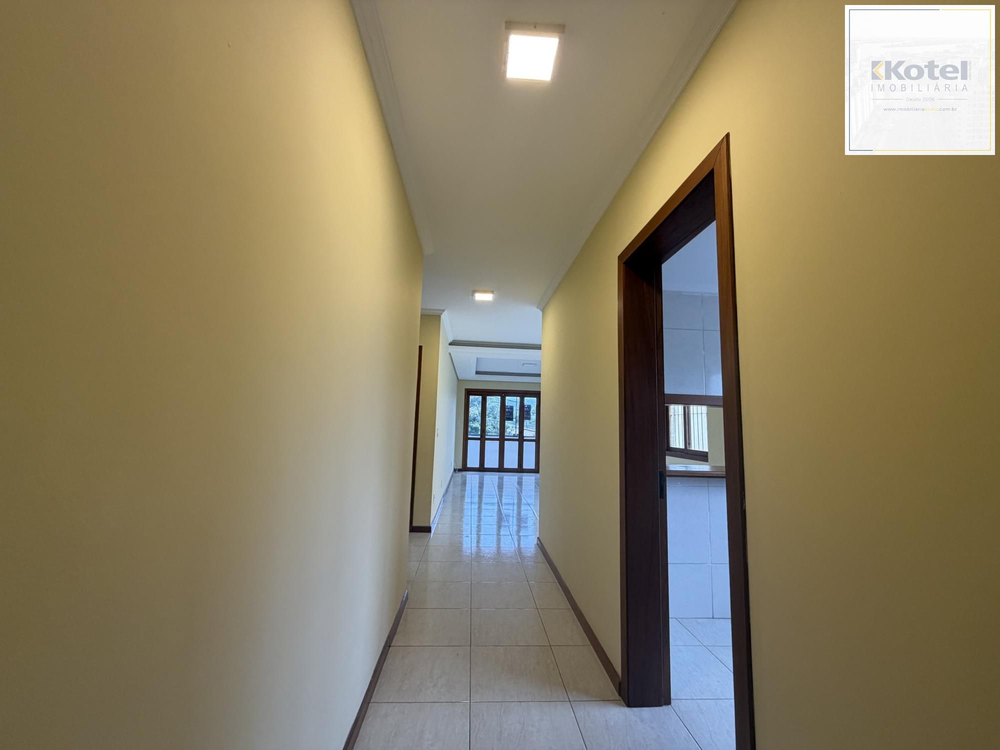 Apartamento Garden com 2 dormitórios, sendo 1 suíte, churrasqueira e lareira,  2 vagas de garagem cobertas.