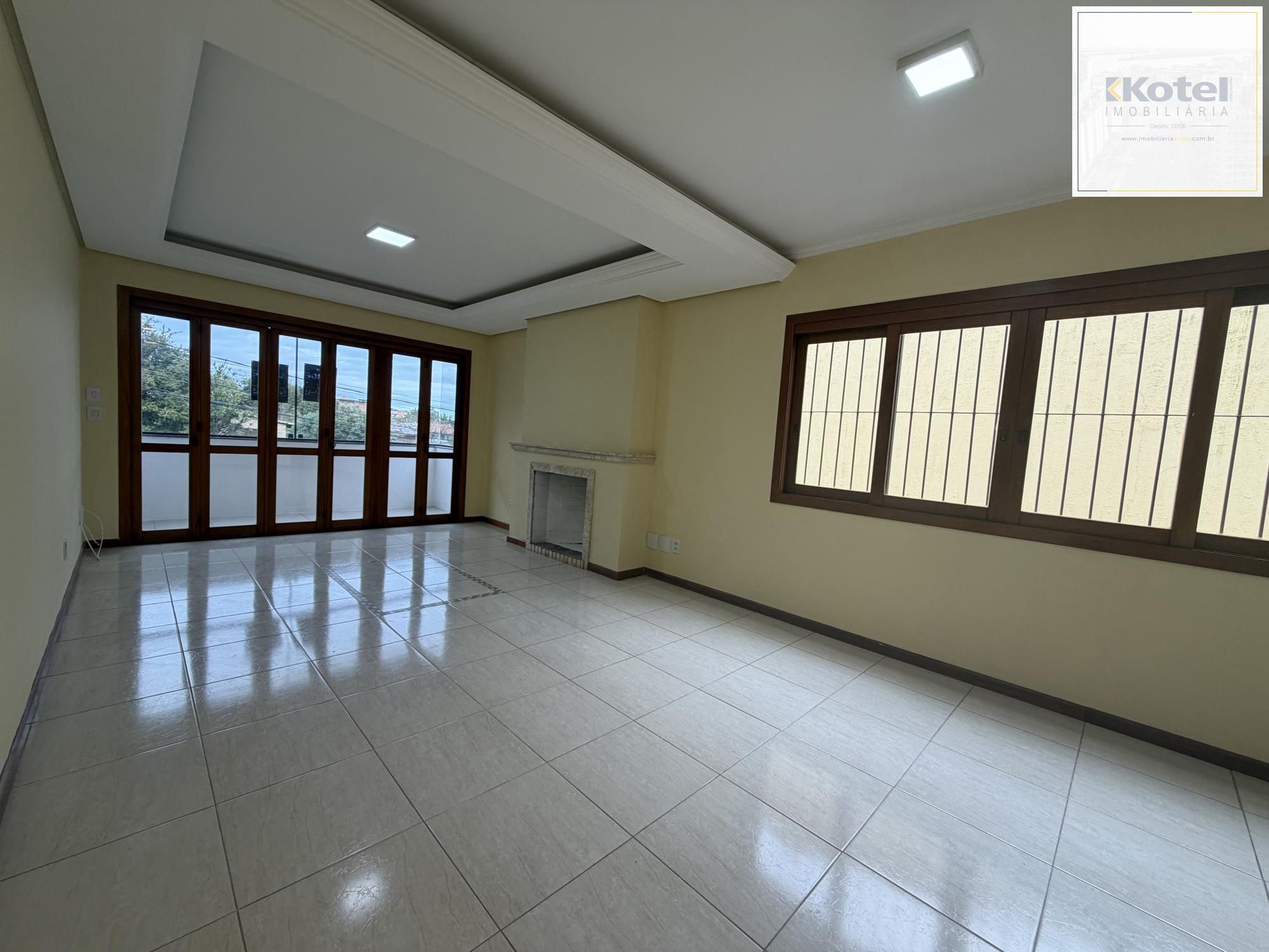 Apartamento Garden com 2 dormitórios, sendo 1 suíte, churrasqueira e lareira,  2 vagas de garagem cobertas.