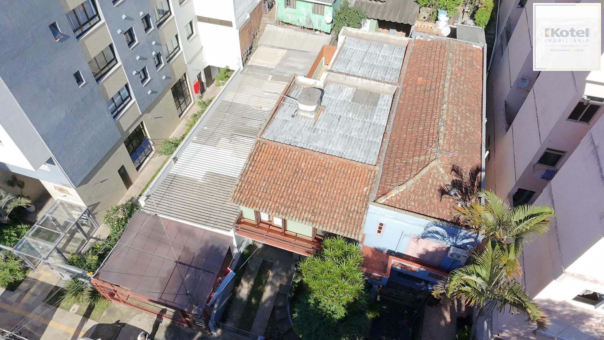 Casa com 3 dormitórios e 1 vaga de garagem, em terreno com 435,60m² (6,60m de frente por 66,00m de extensão). — foto 3