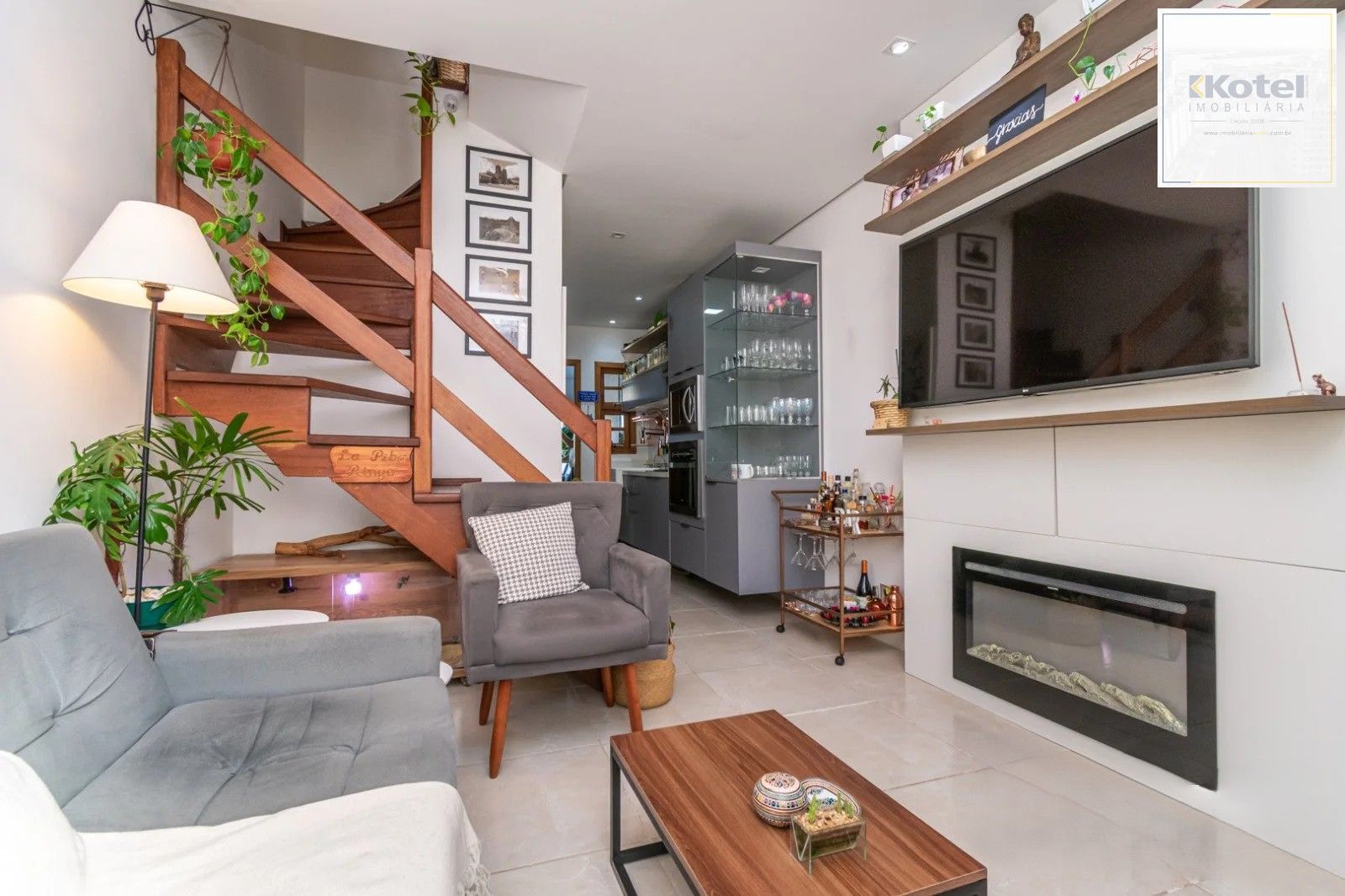 Excelente sobrado, semimobiliado,  com 77m², 2 dormitórios e 1 vaga de garagem. À venda no Hípica Boulevard – Zona Sul. — foto 3
