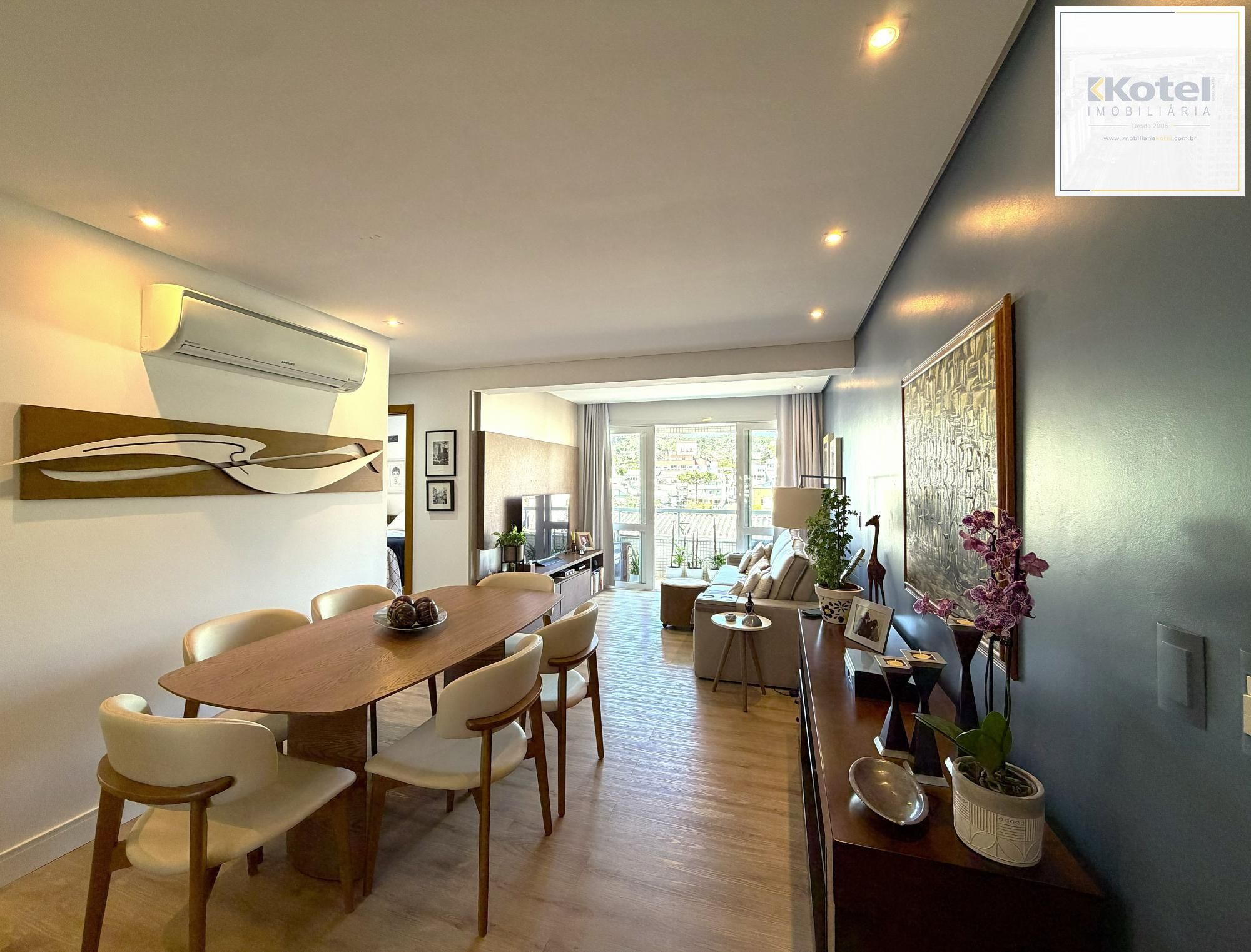 Excelente apartamento em andar alto com 2 suítes e 2 vagas de garagem.