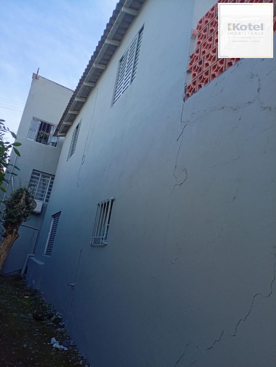 Excelente casa Sobrado no bairro Santa Isabel em Viamão, próximo a todos comércios, escolas...