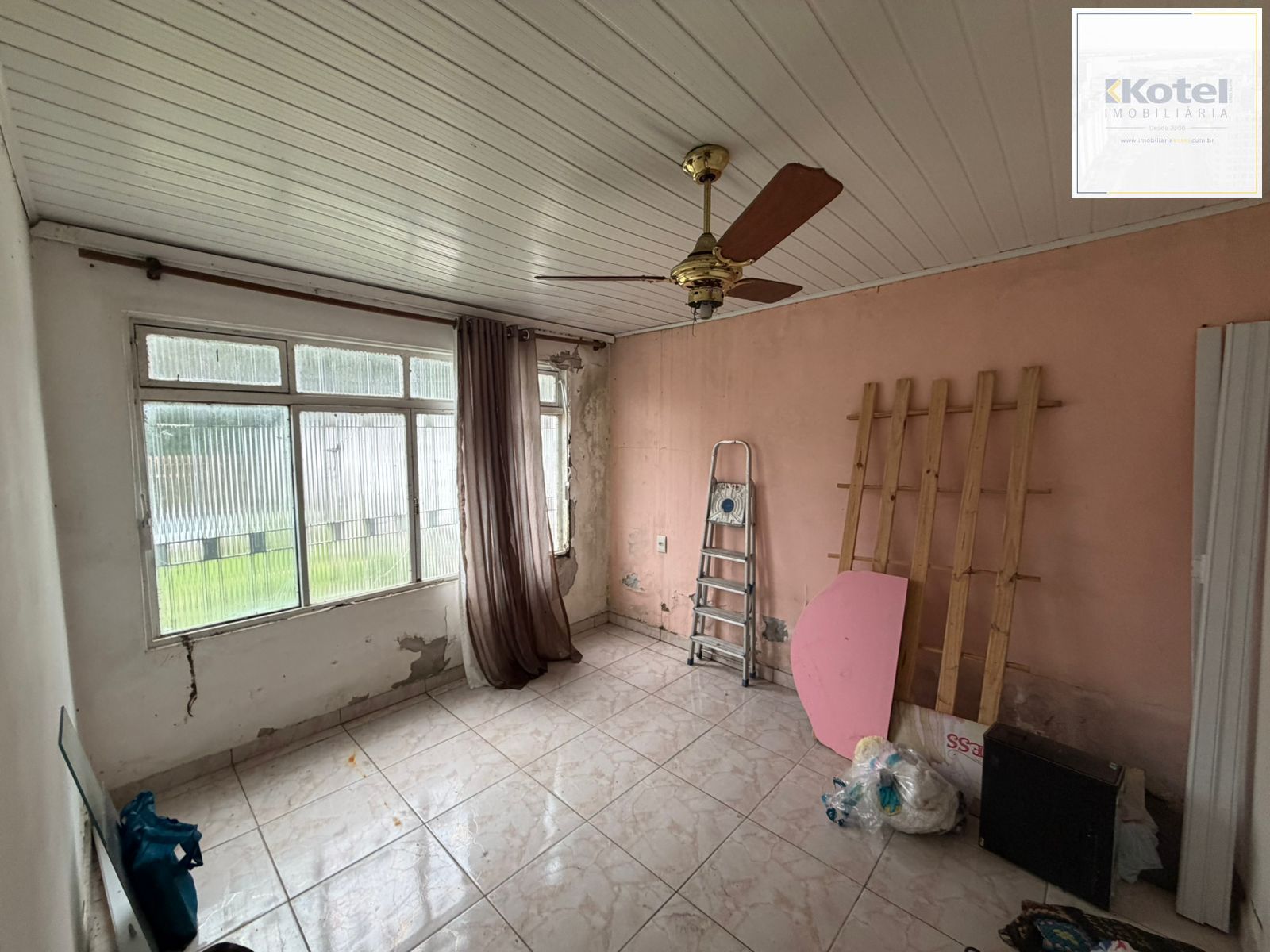Casa com 2 dormitórios, Bairro Espirito Santo.