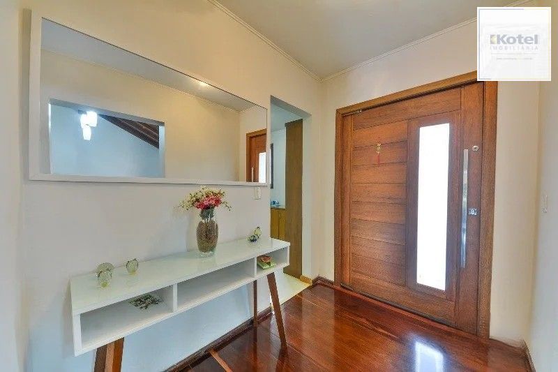 Casa à venda com 280m² | 3 dormitórios | 1 suíte | 2 vagas | Ipanema – Porto Alegre — foto 2