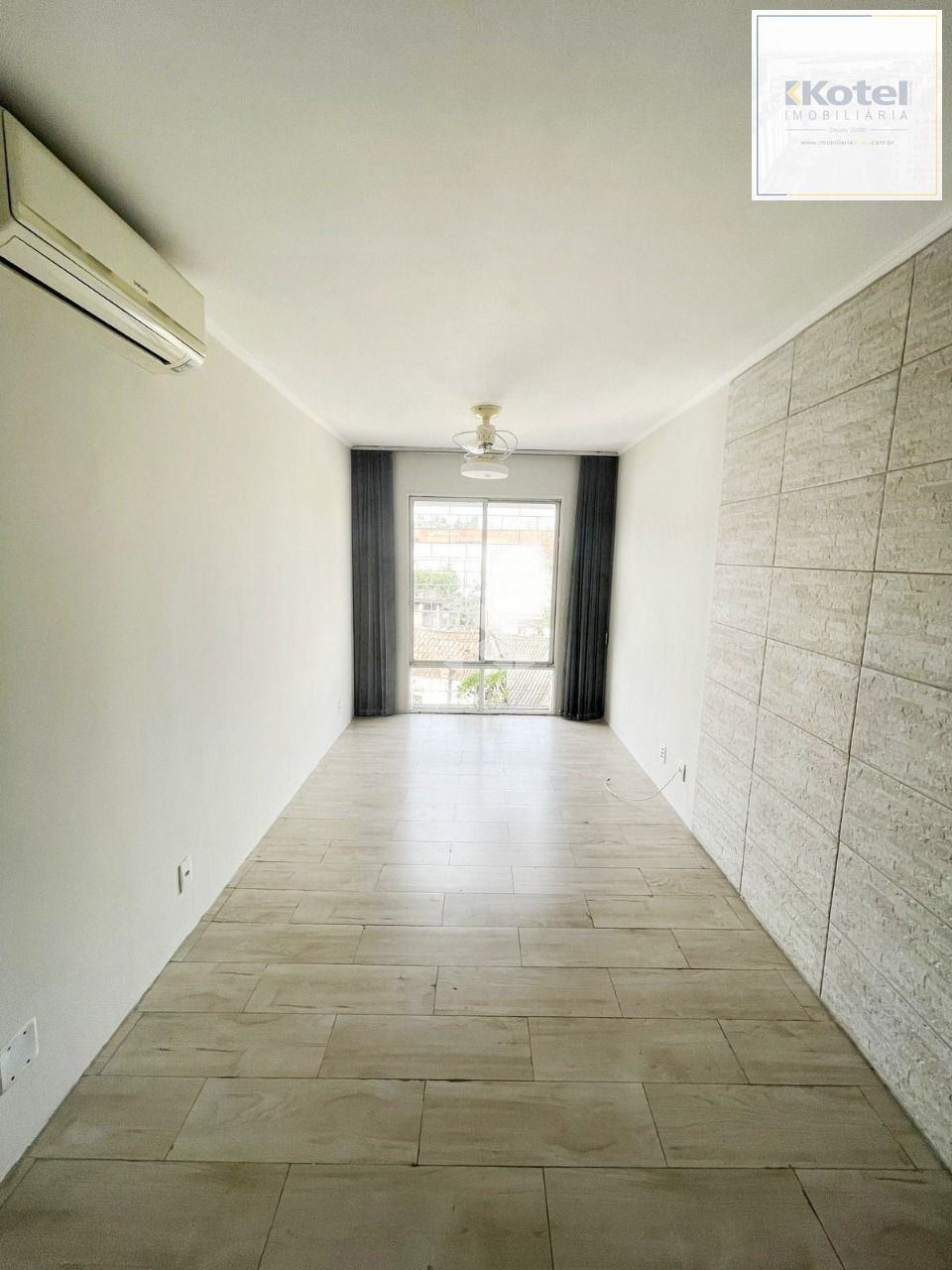 Ótimo apartamento com 2 dormitórias no bairro Menino Deus.