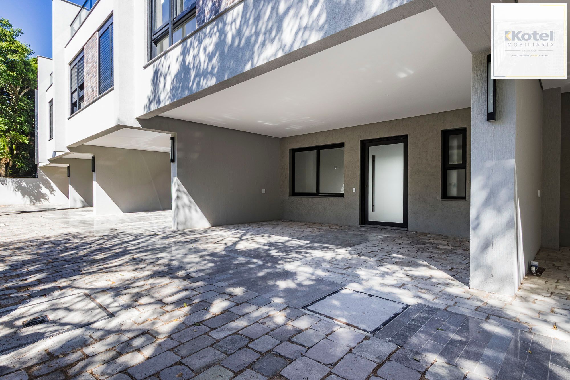 Casa Condominio em Porto Alegre, no bairro Tristeza, com 3 dormitório(s), à vend