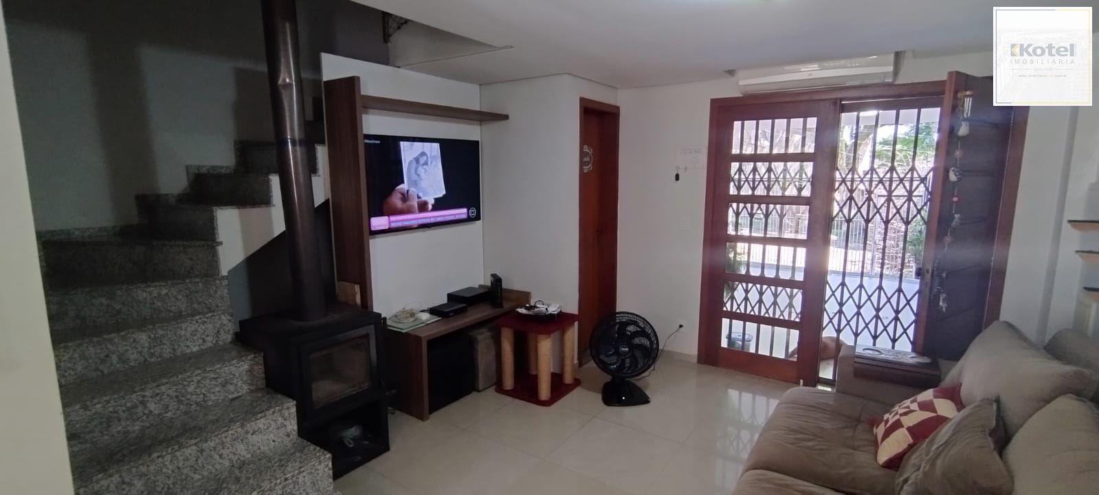 Linda Residência com 3 dormitórios, sendo 1 suíte á venda no Imperial Parque. — foto 4