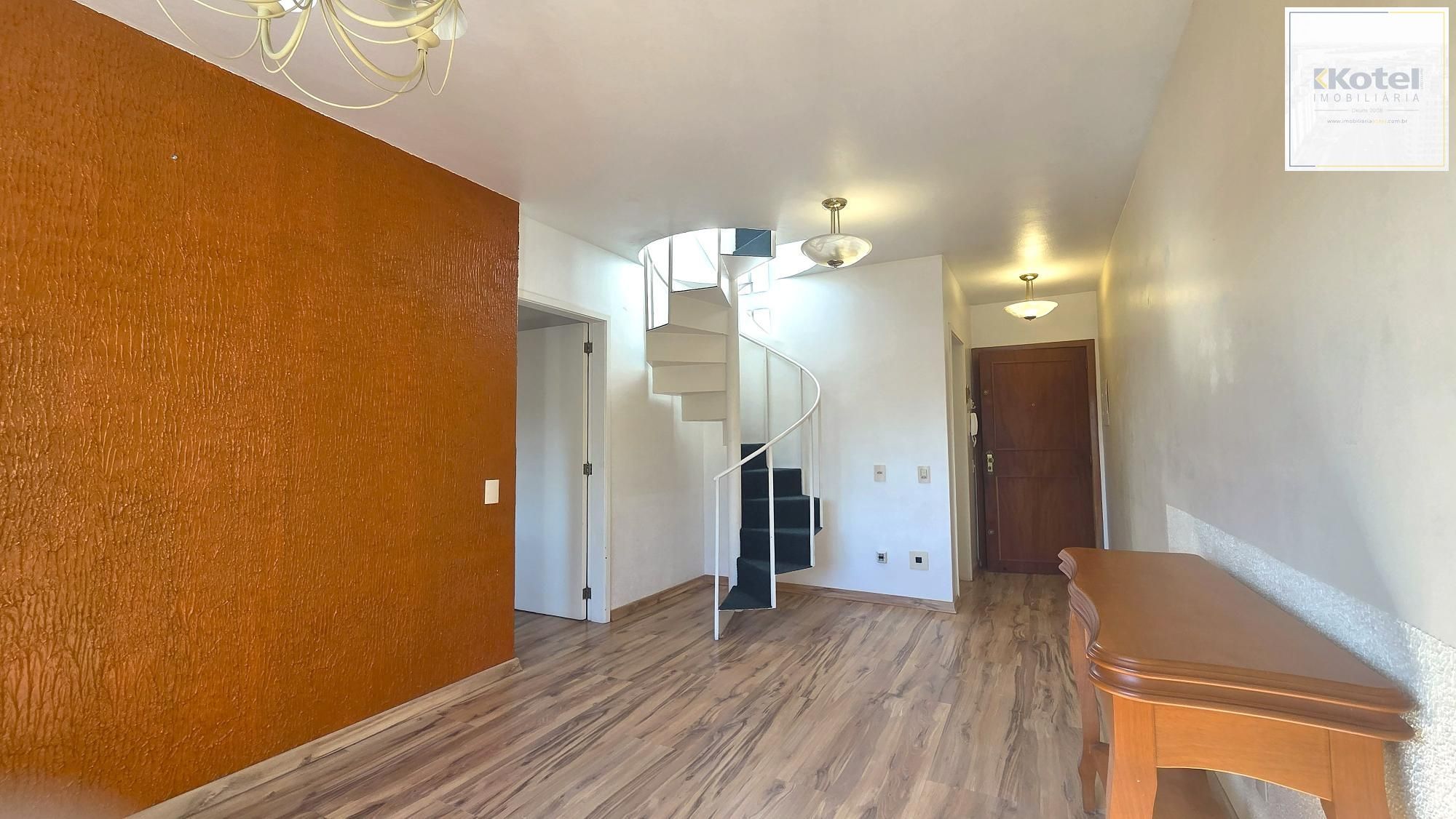 Excelente cobertura com 154m² de área privativa, 2 dormitórios e 1 vaga de garagem, localizada no bairro Menino Deus. — foto 3