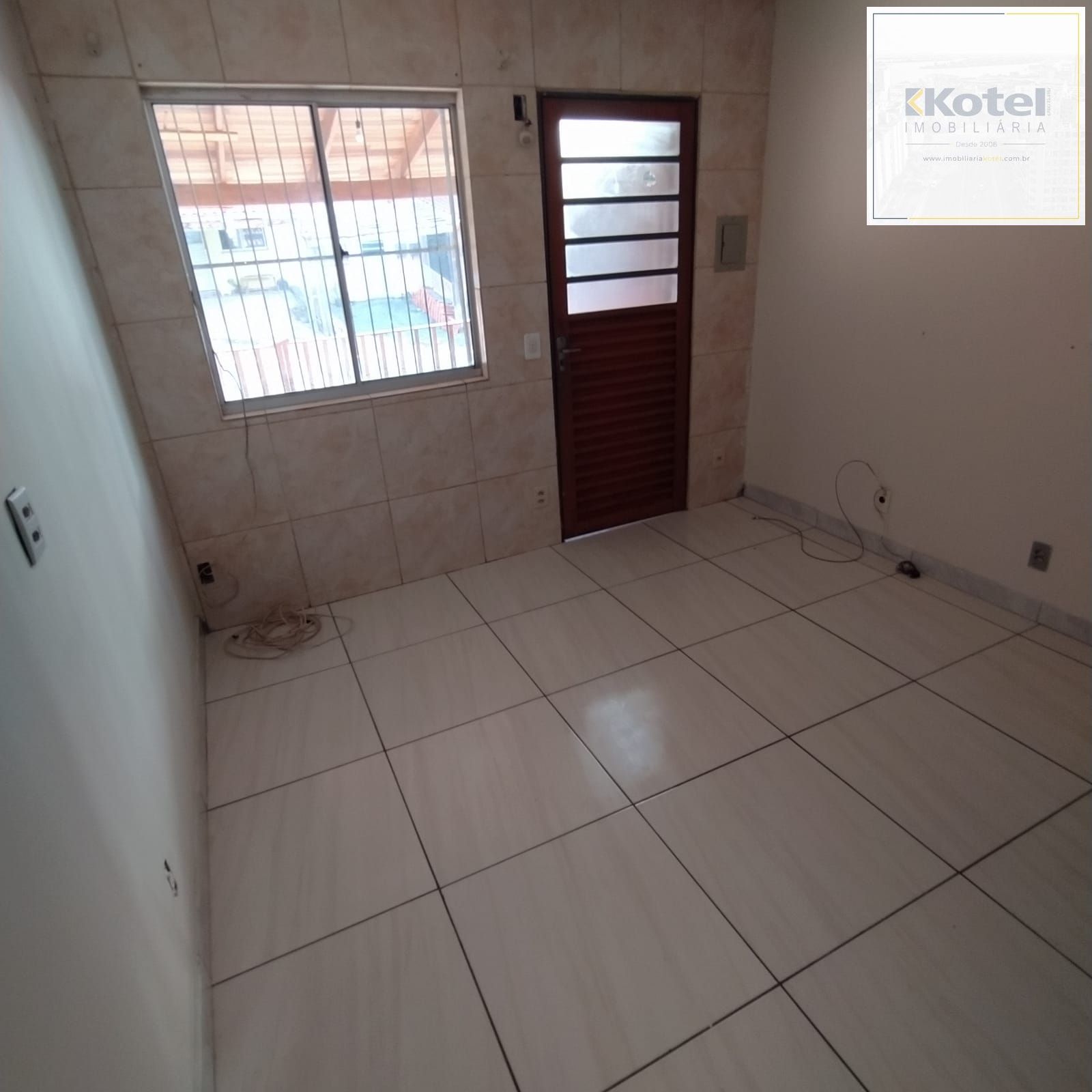 Casa de condomínio 2 quartos, garagem, terraço, sal. de festas, portaria 24h, bairo Cecília em Viamão — foto 2