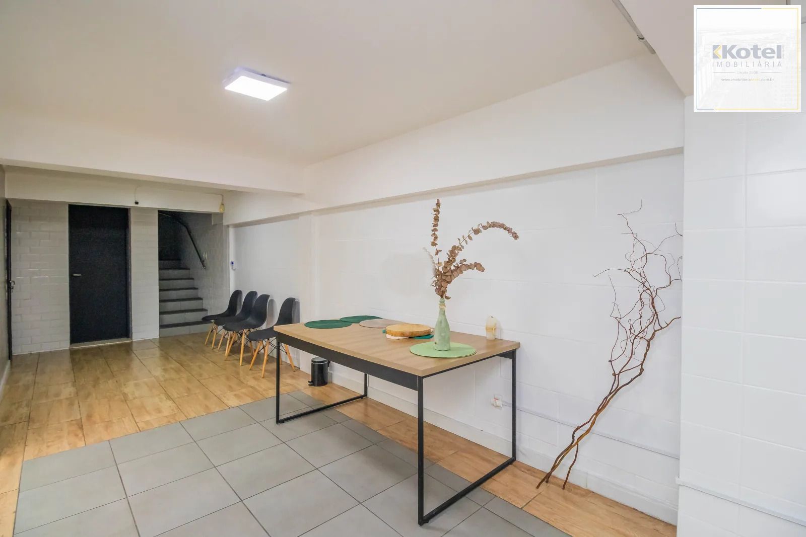 Casa a venda, 4 quartos, 2 vagas, 4 banheiros, Bairro Chacara das Pedras, em Porto Alegre/RS — foto 2