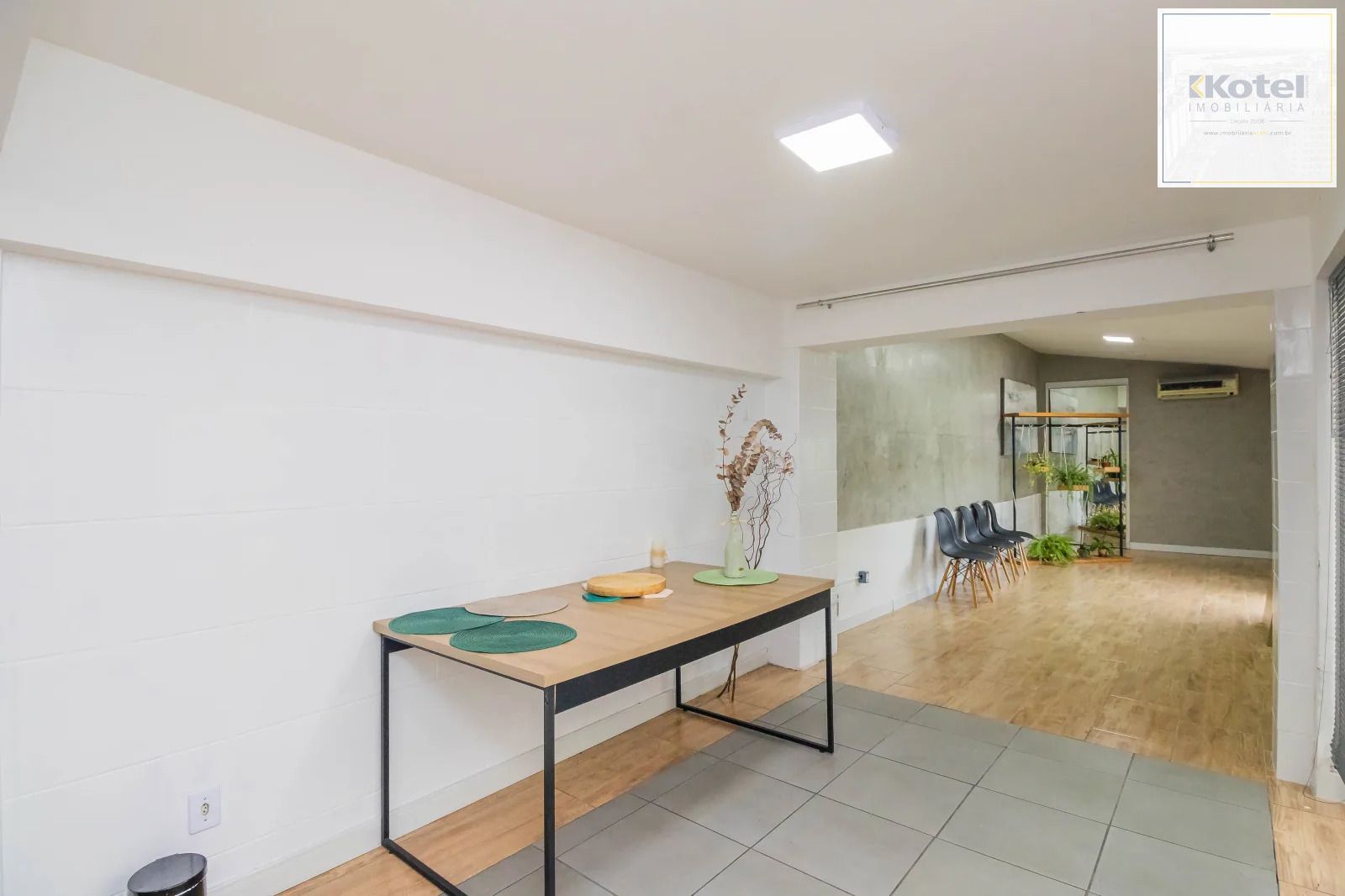 Casa a venda, 4 quartos, 2 vagas, 4 banheiros, Bairro Chacara das Pedras, em Porto Alegre/RS — foto 4